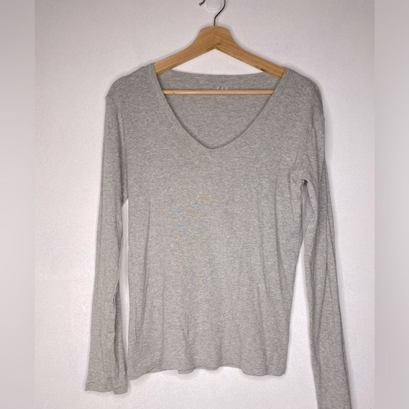 GAP GRAY FAVORITE LONG SLEEVE SHIRT SIZE MEDIUM - Picture 1 of 3